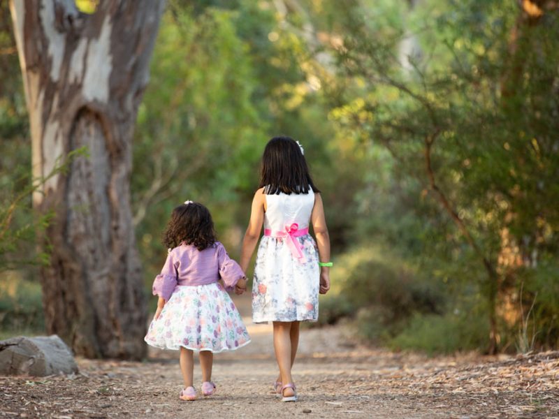 walking_hand_in_hand_at family_photos_adelaide